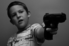 Оружие - детям не игрушка.